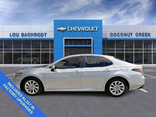 2023 Toyota Camry LE photo 5
