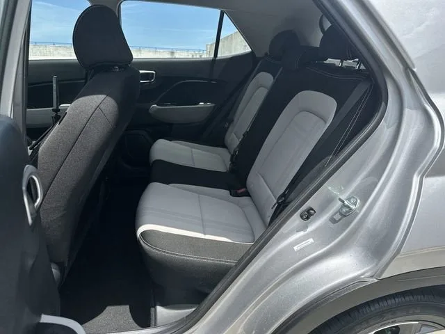 2025 Hyundai Venue SEL photo 27