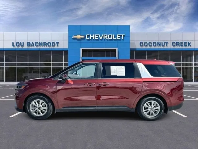2024 Kia Carnival LX photo 5