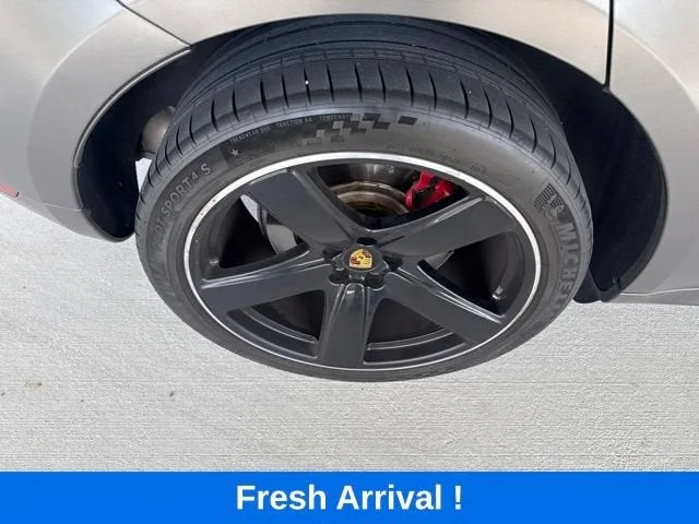 2018 Porsche Macan Turbo photo 21