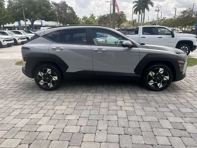 2025 Hyundai Kona SEL photo 14