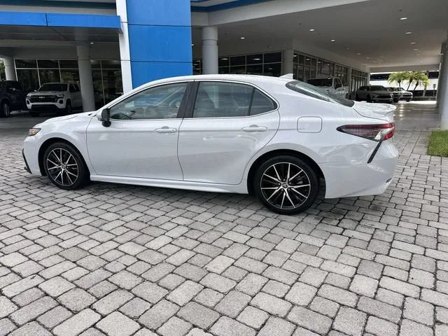 2024 Toyota Camry SE photo 33