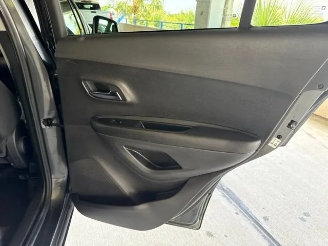 2020 Chevrolet Trax LS photo 14