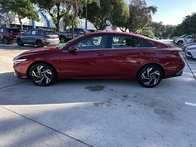 2025 Hyundai Elantra SEL Convenience photo 32