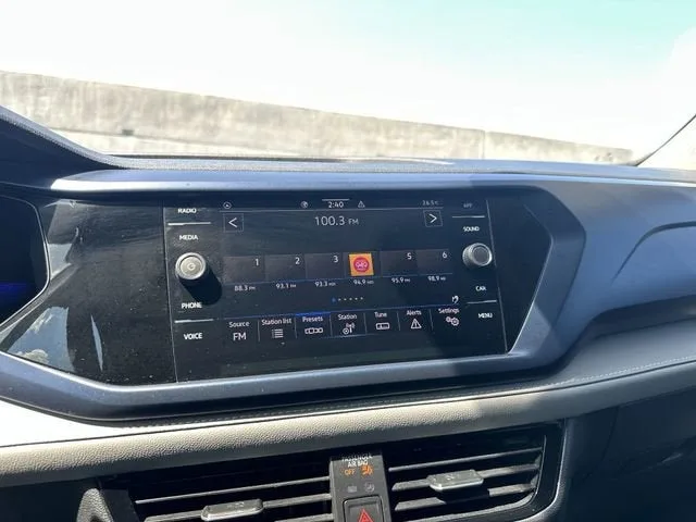 2024 Volkswagen Taos SE photo 25
