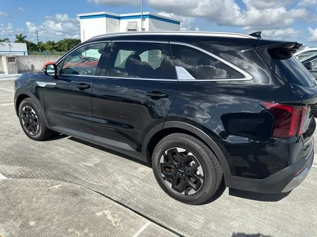 2026 Kia Sorento S photo 17