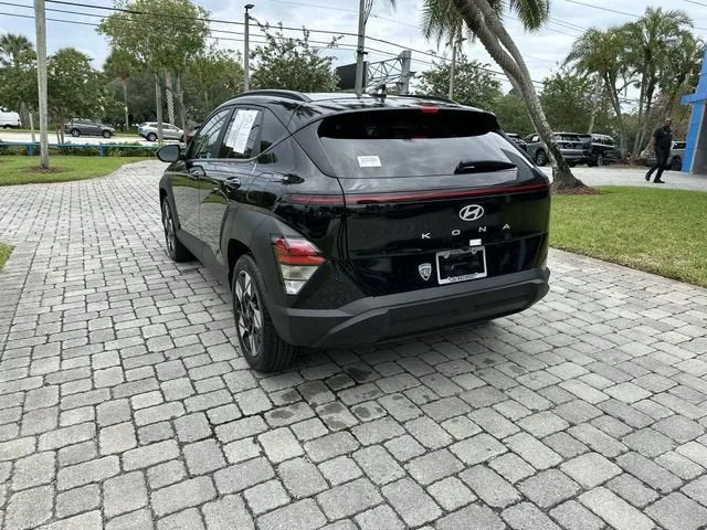 2025 Hyundai Kona SEL photo 33