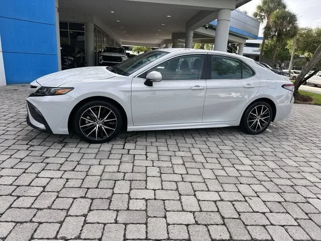 2024 Toyota Camry SE photo 31