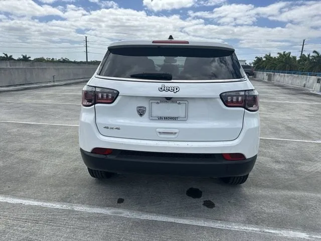 2023 Jeep Compass Sport photo 32