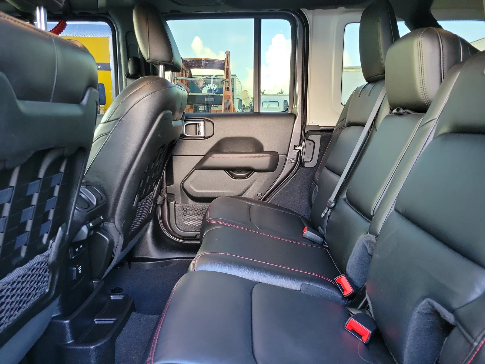 2021 Jeep Wrangler Unlimited Rubicon photo 14