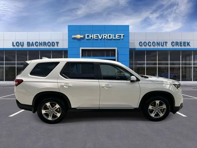 2023 Honda Pilot EX-L 8 Passenger photo 9