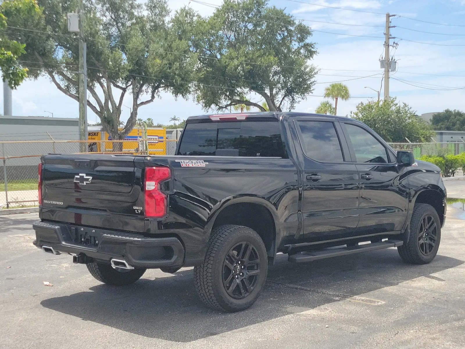 2025 Chevrolet Silverado 1500 LT Trail Boss photo 3