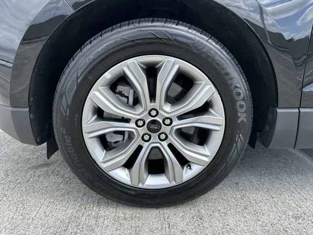 2024 Ford Edge Titanium photo 11