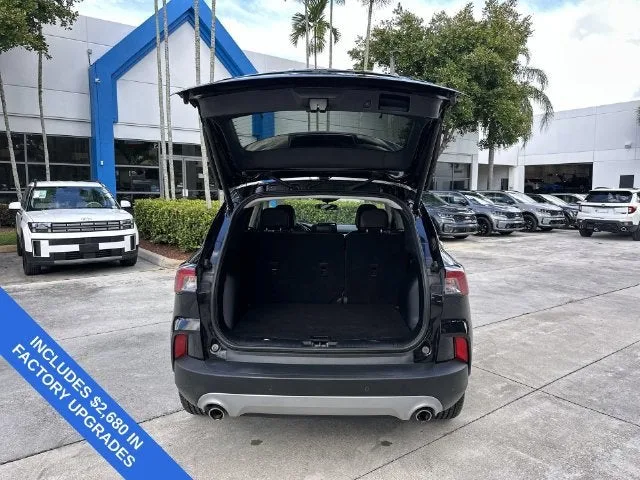 2022 Ford Escape SEL photo 28
