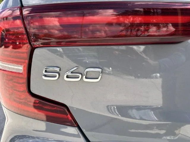 2024 Volvo S60 Plus Dark Theme photo 39
