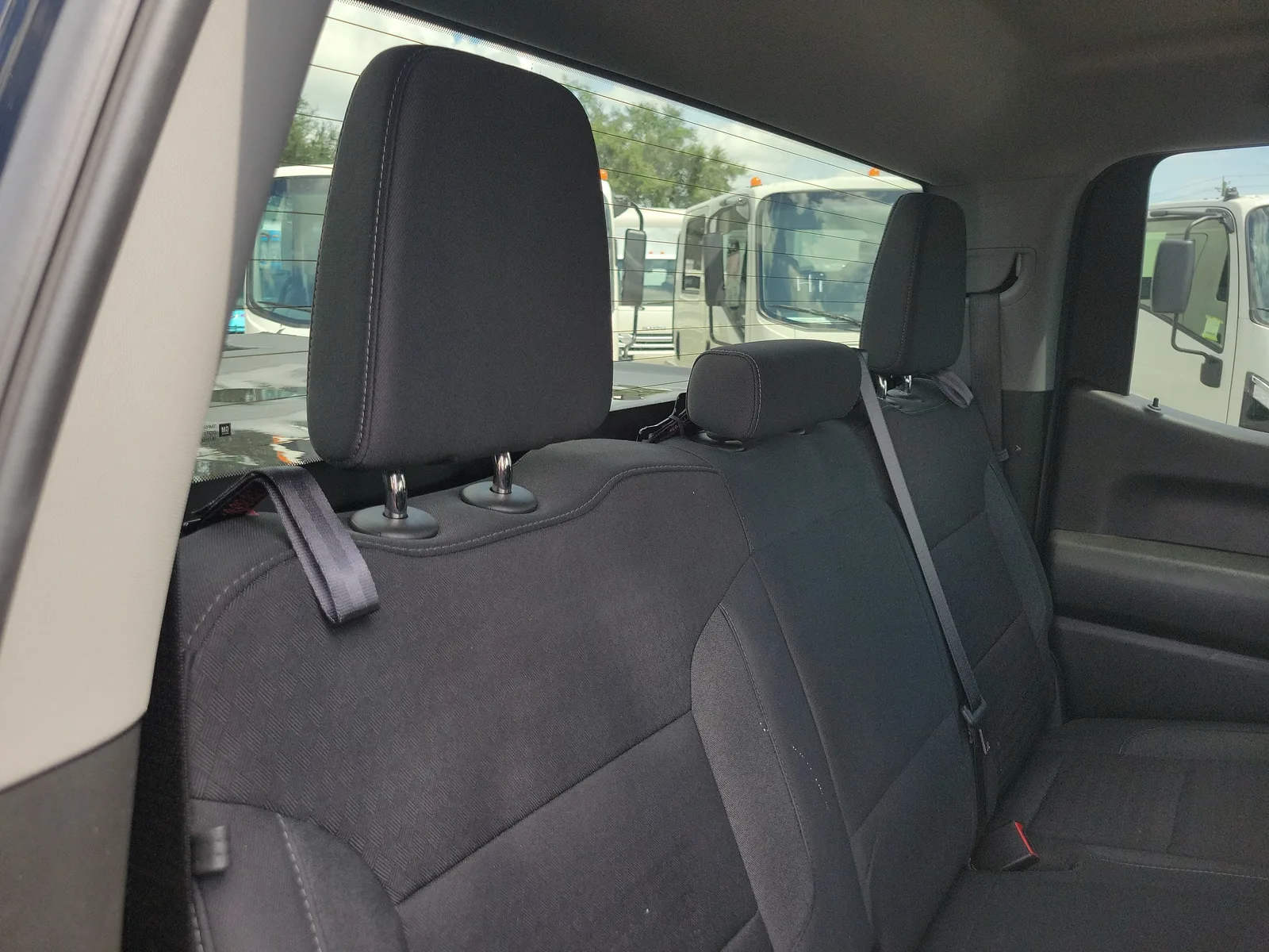 2025 Chevrolet Silverado 1500 Custom photo 7