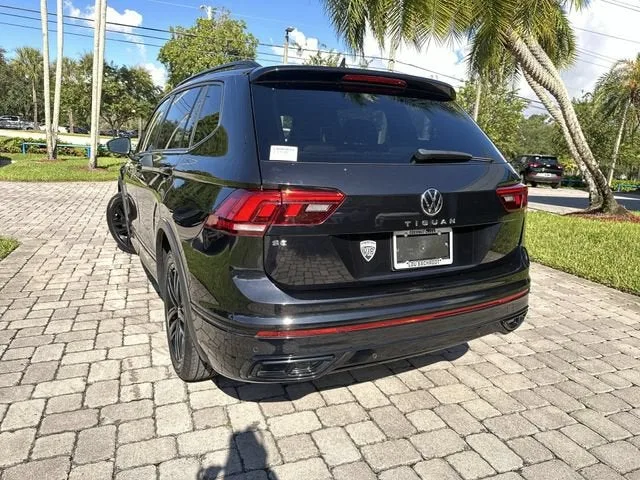 2022 Volkswagen Tiguan SE R-Line Black photo 12