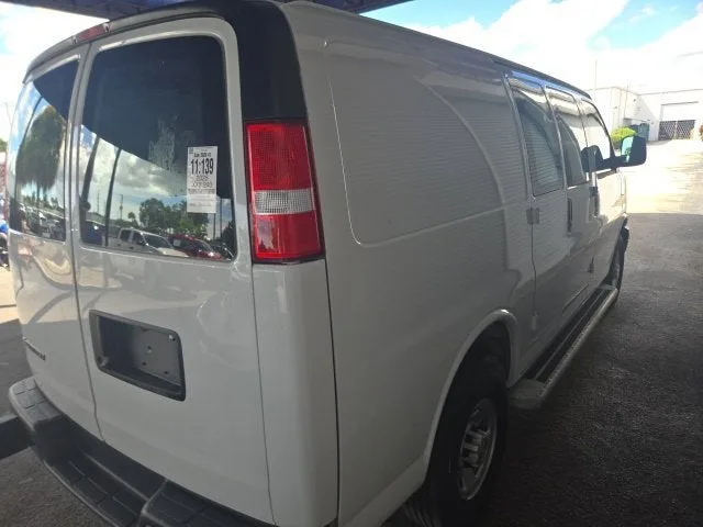 2025 Chevrolet Express Cargo WT photo 4