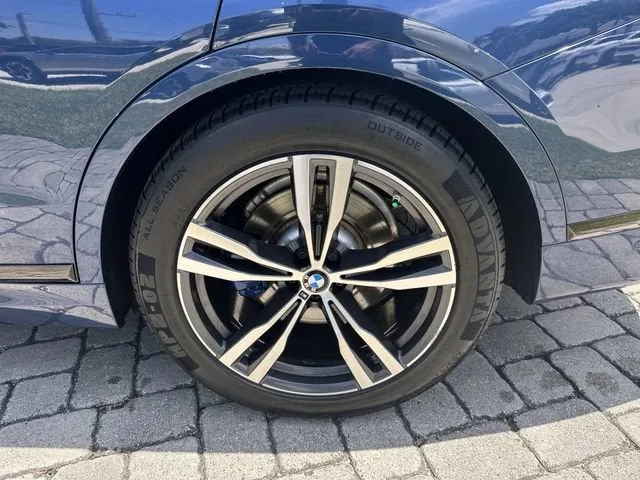 2021 BMW X7 xDrive40i photo 11