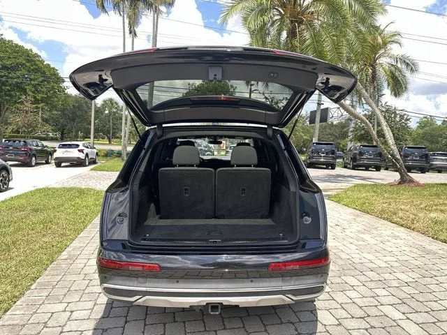 2021 Audi Q7 Premium Plus photo 28