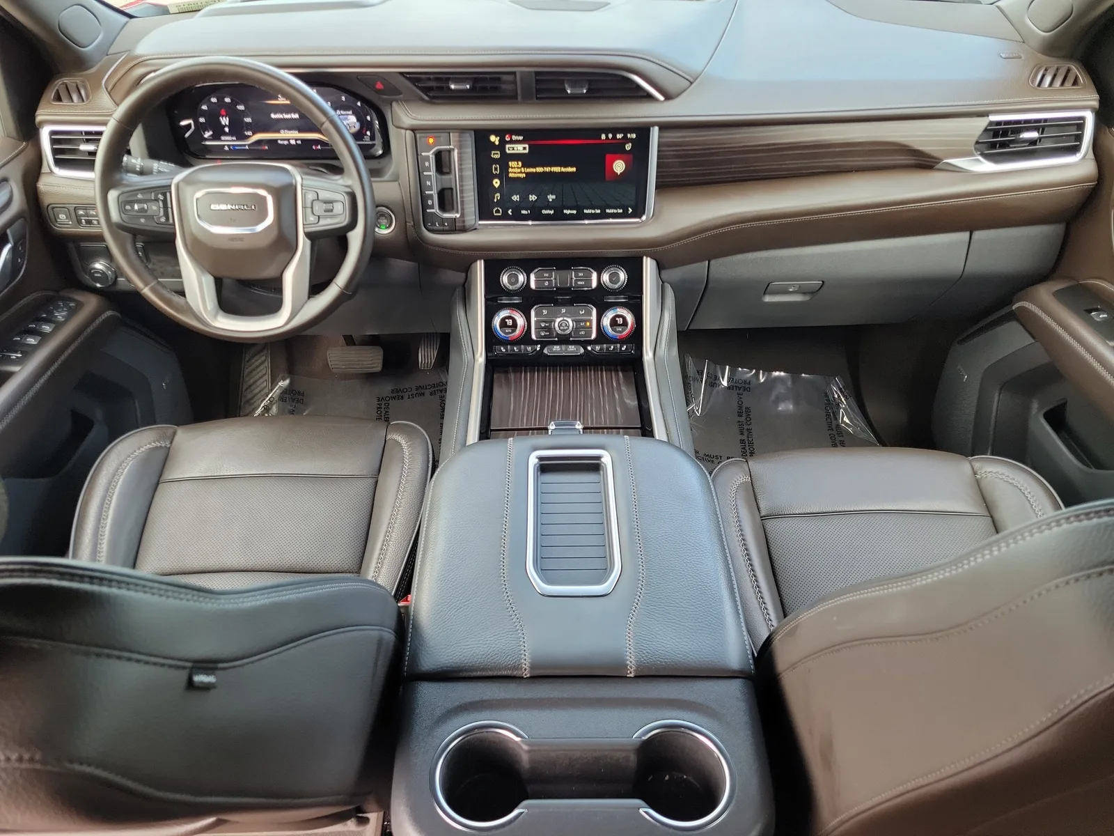 2024 GMC Yukon Denali photo 18