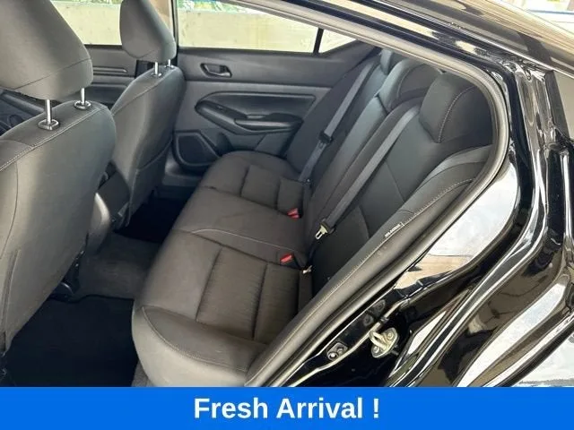 2025 Nissan Altima SV photo 3