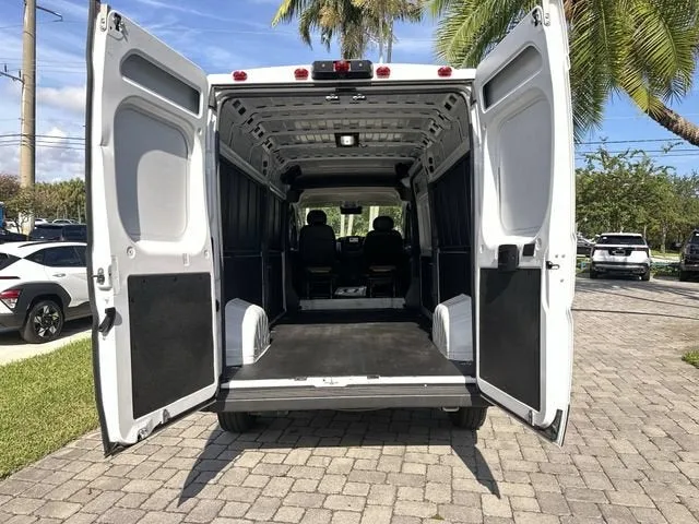 2024 RAM ProMaster Cargo Van Tradesman photo 27