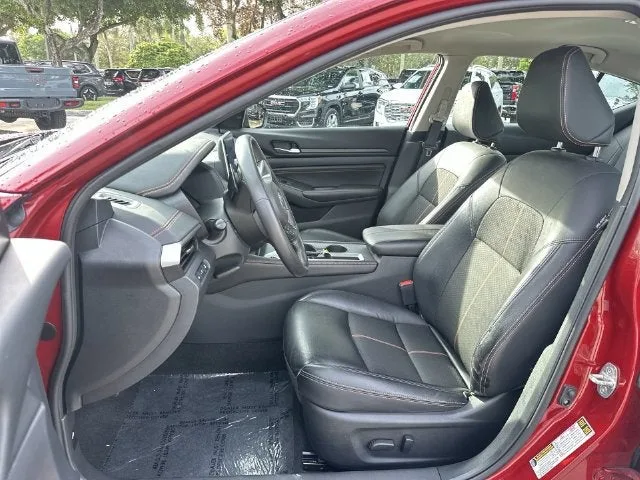 2022 Nissan Altima 2.5 SR photo 30