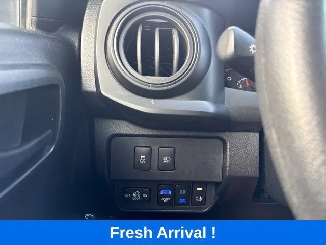 2023 Toyota Tacoma 4WD SR photo 8