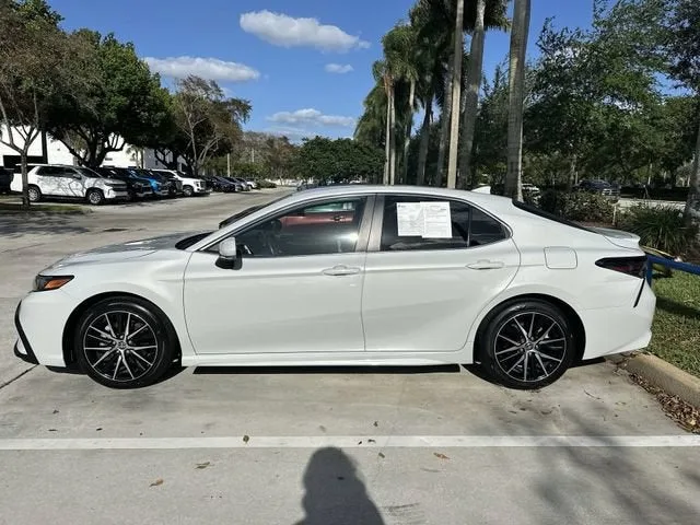 2024 Toyota Camry SE photo 40