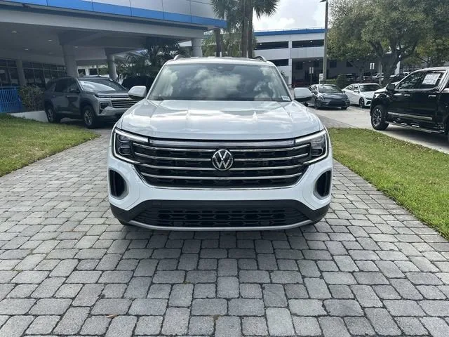 2024 Volkswagen Atlas 2.0T SE w/Technology photo 18