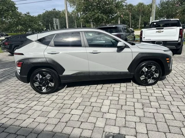 2025 Hyundai Kona SEL photo 14