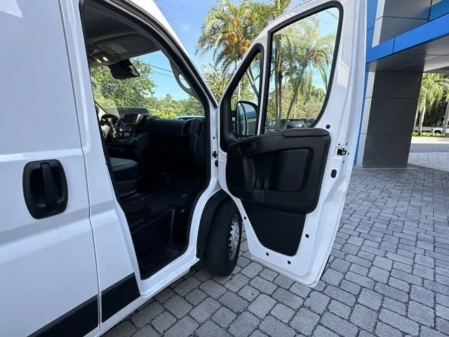 2025 RAM ProMaster Cargo Van Tradesman photo 23