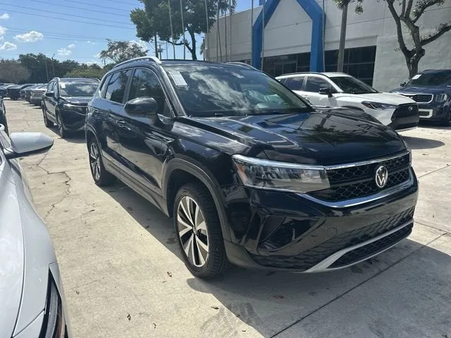 2024 Volkswagen Taos SE photo 11