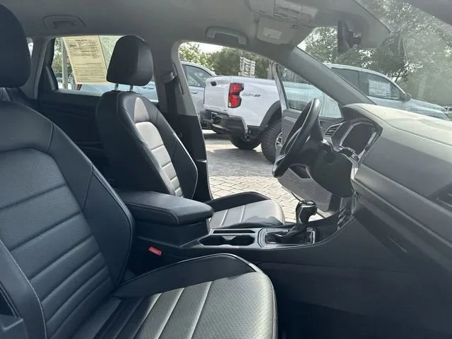 2024 Volkswagen Jetta SE photo 30