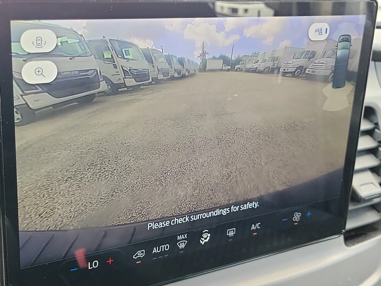 2022 Ford Transit Passenger Wagon XL photo 29