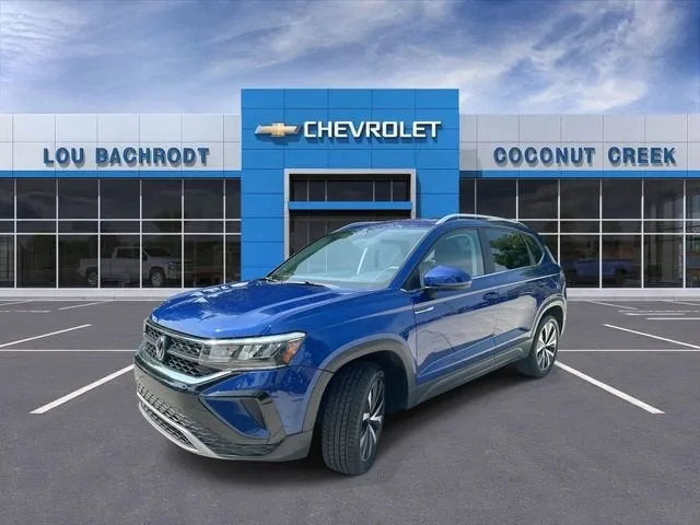 2024 Volkswagen Taos SE photo 4