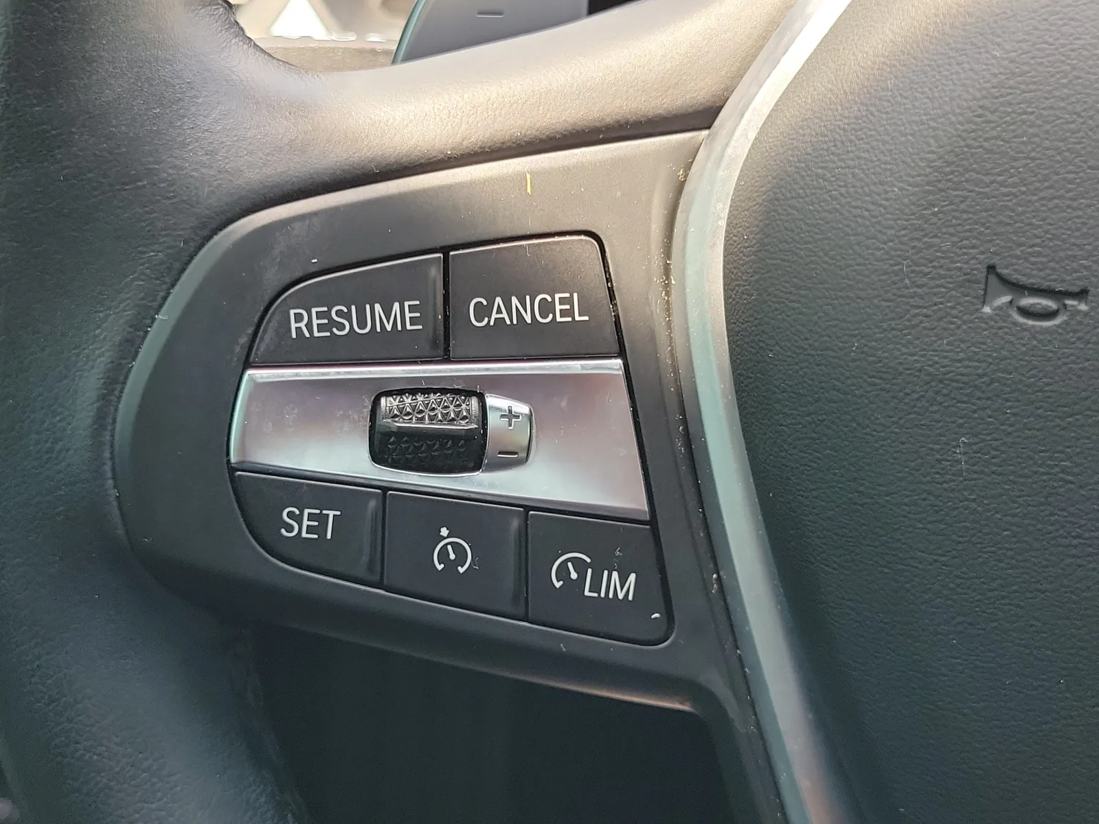 2023 BMW 3 Series 330i photo 26