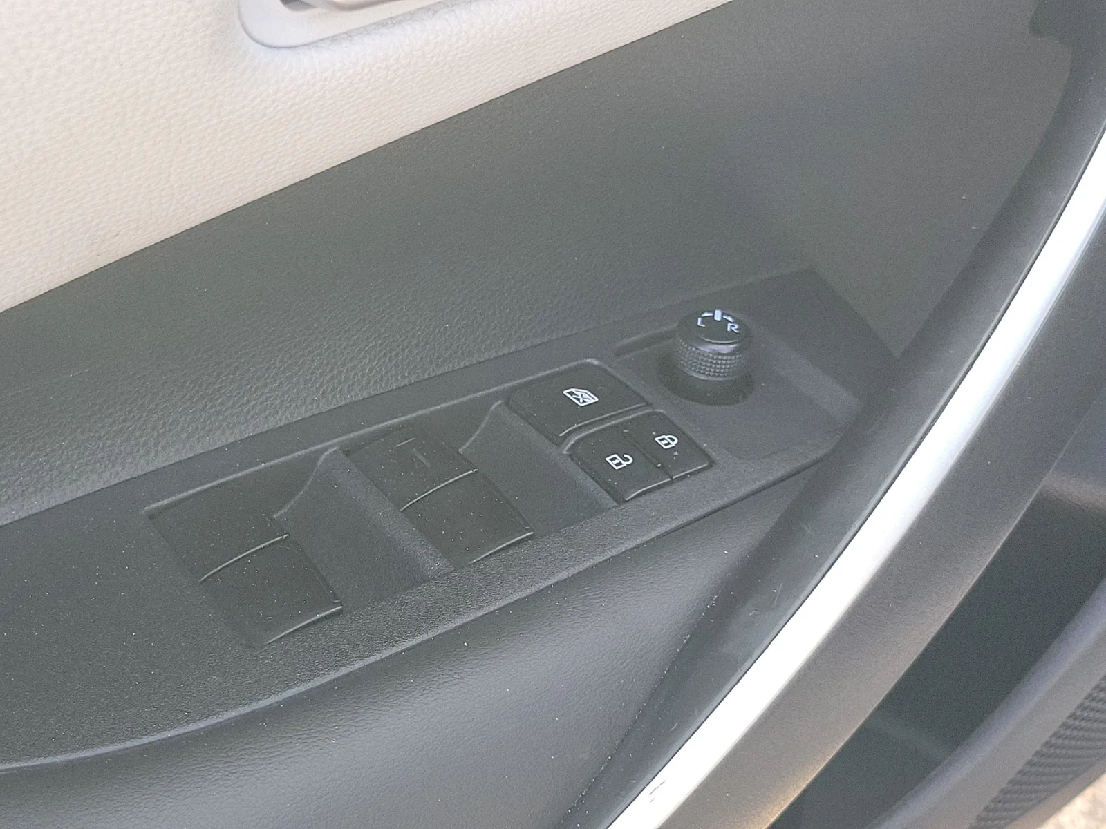 2024 Toyota Corolla SE photo 24