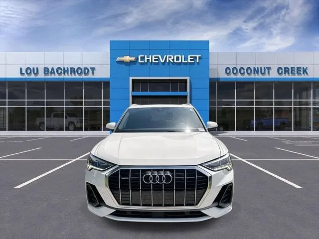 2025 Audi Q3 S line Premium photo 3