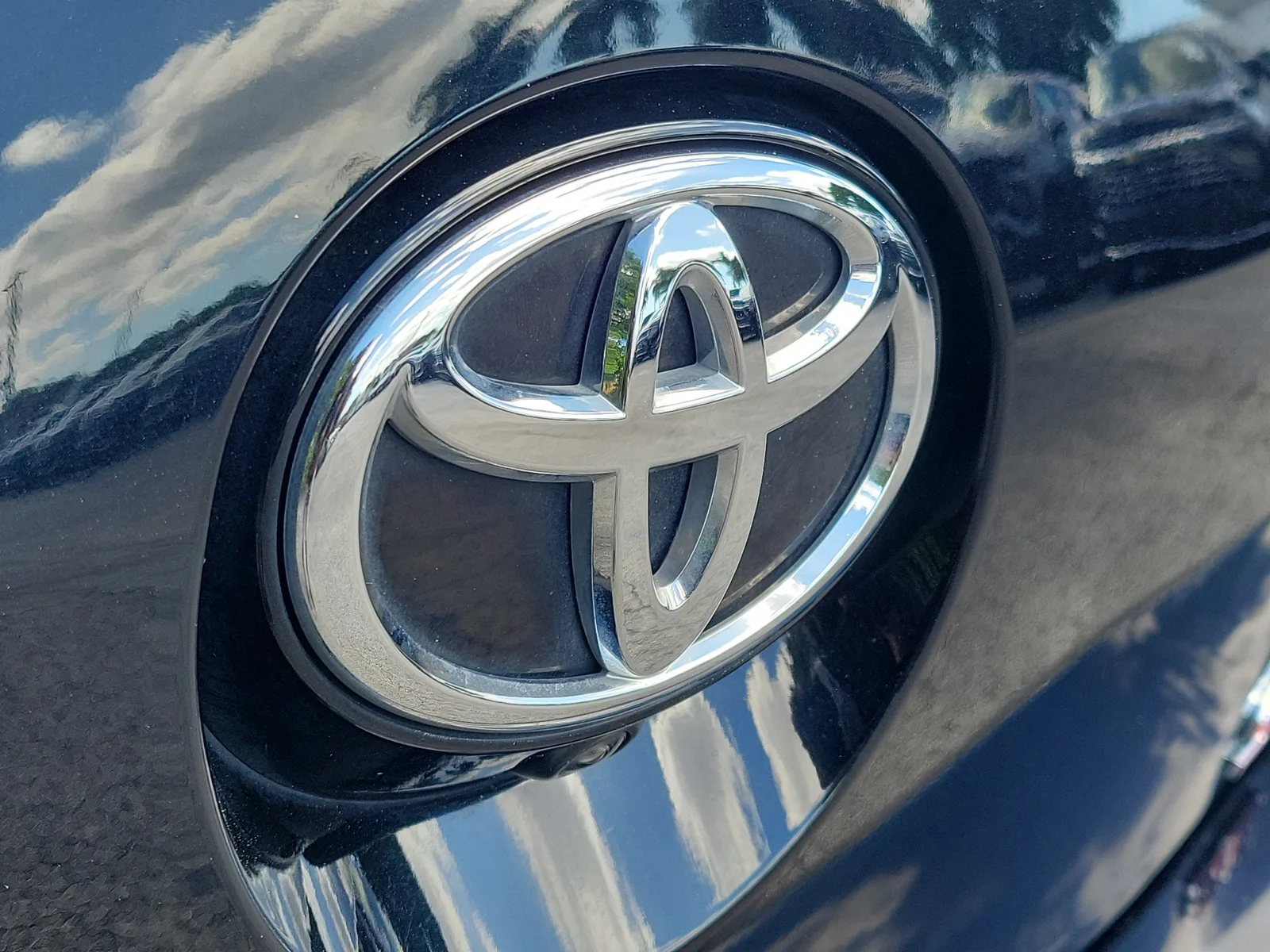 2025 Toyota Corolla Hatchback SE photo 10