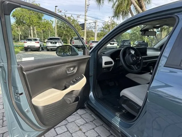 2024 Honda HR-V LX photo 22