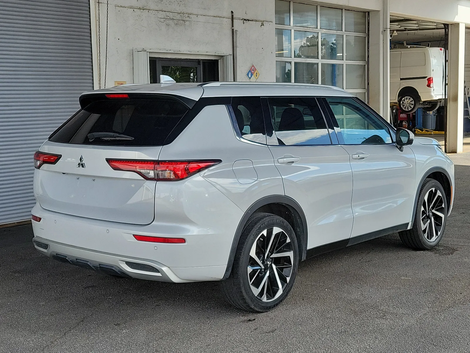 2022 Mitsubishi Outlander SEL photo 5