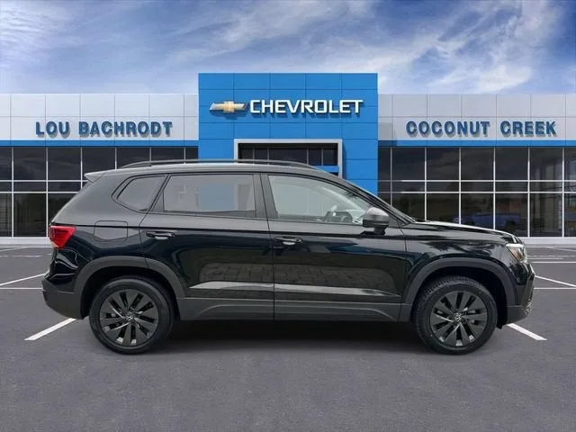 2022 Volkswagen Taos S photo 9