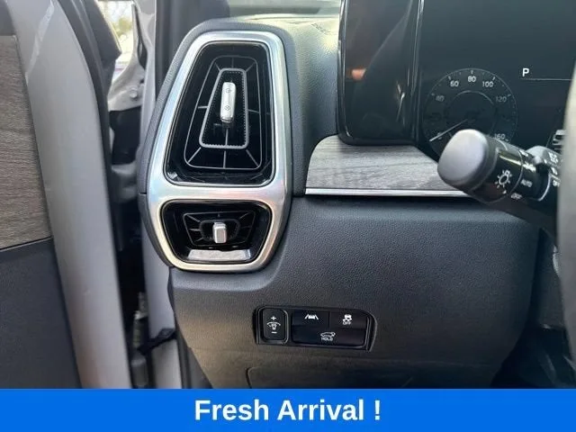 2023 Kia Sorento X-Line SX Prestige photo 9
