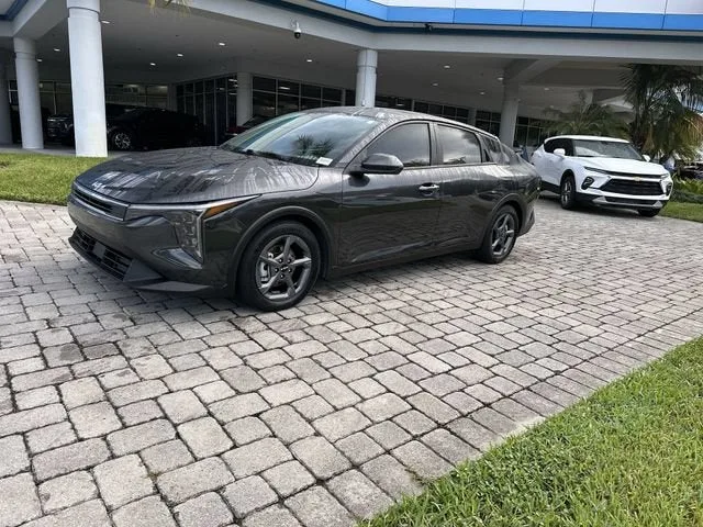 2025 Kia K4 LXS photo 21