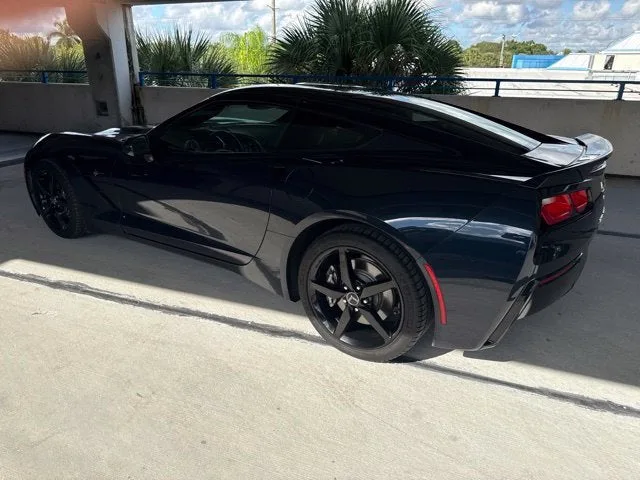 2015 Chevrolet Corvette Stingray 2LT photo 14