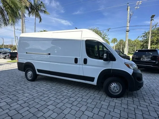 2025 RAM ProMaster Cargo Van Tradesman photo 15