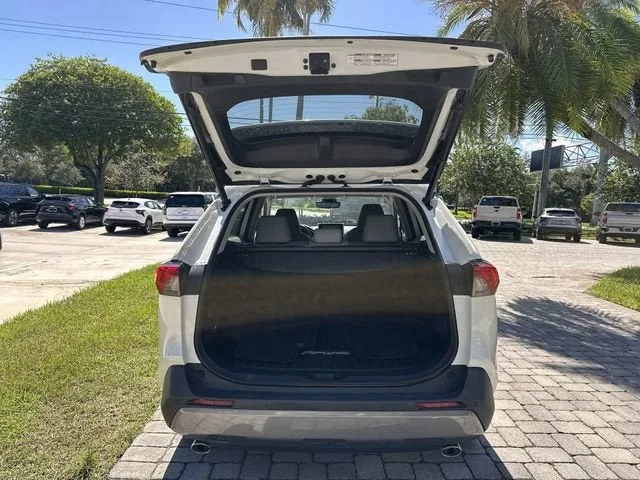 2021 Toyota RAV4 Limited photo 28