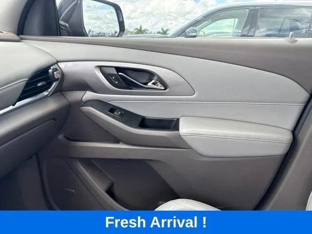2019 Chevrolet Traverse LT Leather photo 11